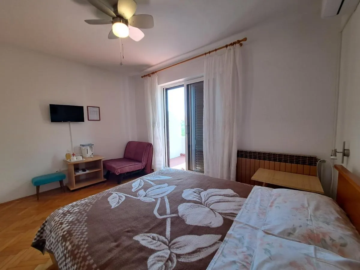 Rooms Anica Baška 0*,  Chorvatsko